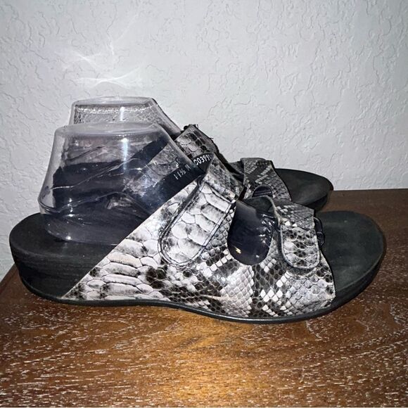 SAS Seaside Mamba Snakeskin Print Slip On Slide Sandal Shoes - Picture 3 of 9